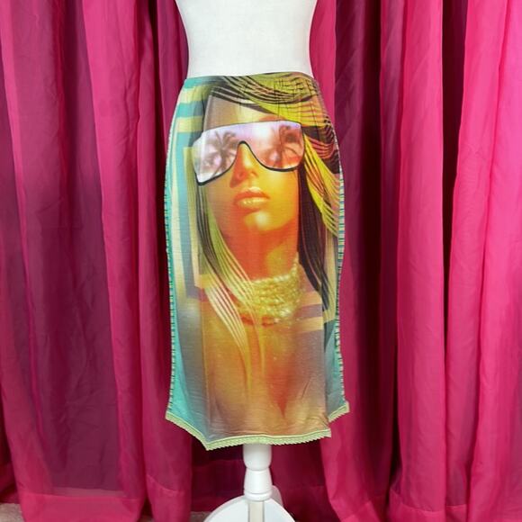 Custo Barcelona Dresses & Skirts - Custo Barcelona Korn Island graphic print pencil skirt, NWT size 40 or med